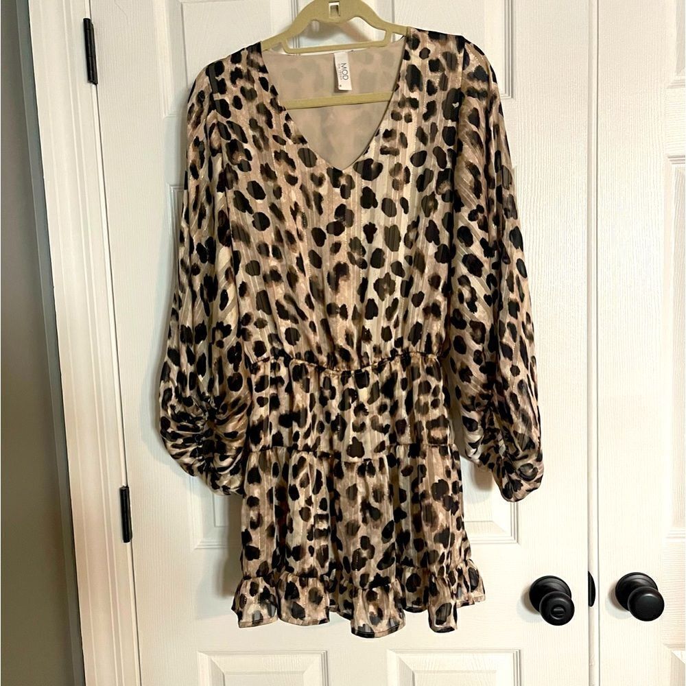 Mod on trend leopard flowy dress